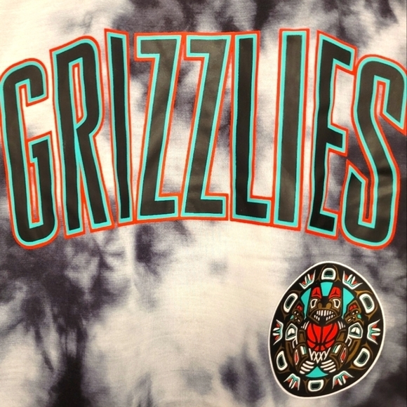 90's  Women's Tie-Dye Cropped T-Shirt - Vancouver Grizzlies (Large) - Picture 2 of 5